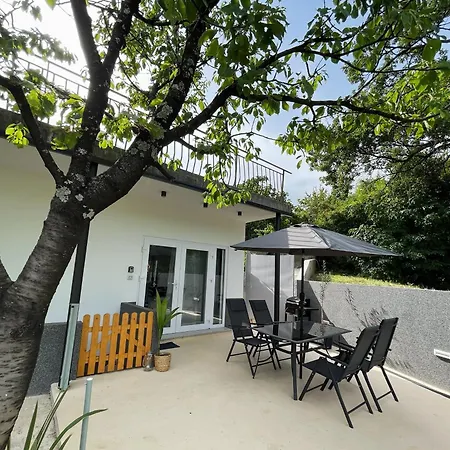 Cozy With Terrace + Free Parking Apartment Opatija